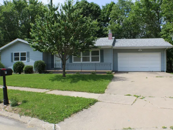 7 Gilmore Ct, Iowa City, IA 52246