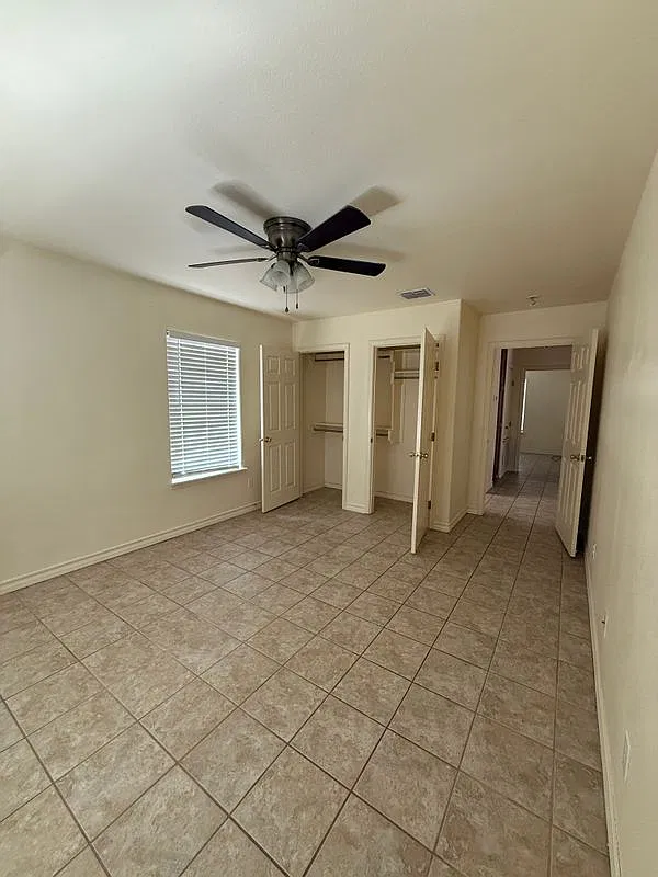 2 bed, 1.0 bath, 989 sqft, $1,400 — Photo 4