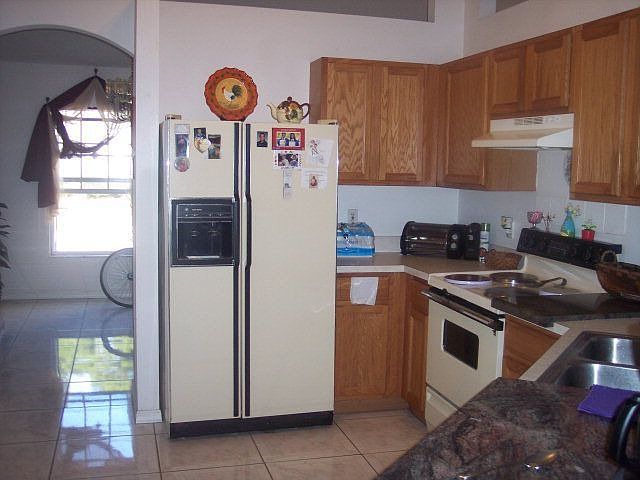 2nd image of 5 Fenimore Ln