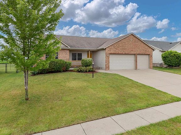 2nd image of 355 Lynnea Dr