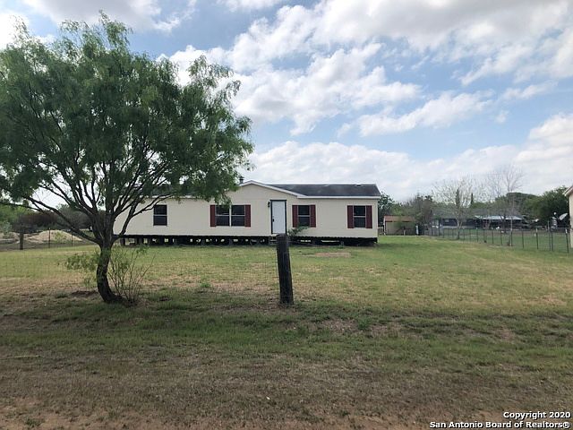 1st image of 220 Cross Lake Dr