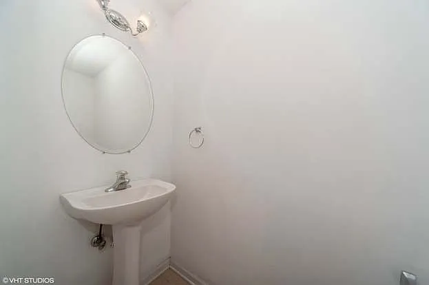 593 Prestwick Ln — Photo 25