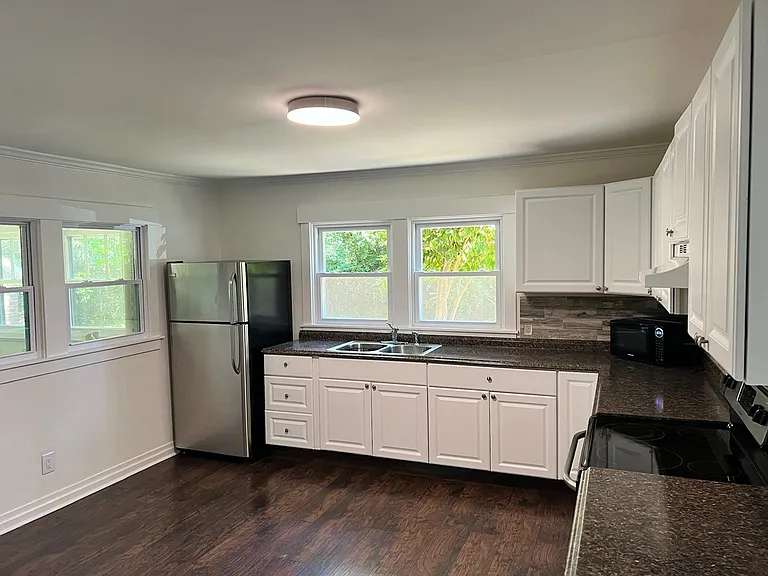 206 Cox St — Photo 8