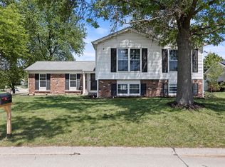 102 Maywood Ct, Saint Peters, MO 63376