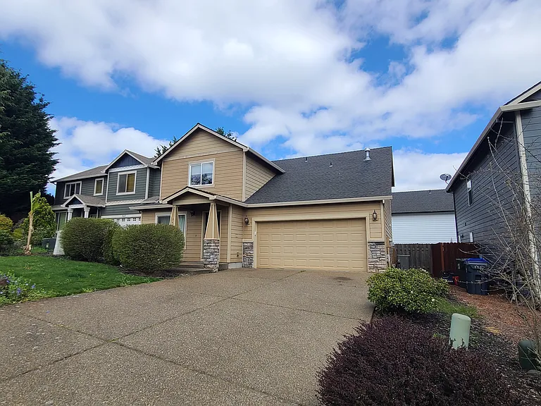 947 Alina Ave SE — Photo 1