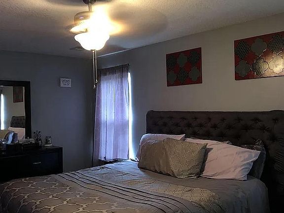 2nd image of 34 Nottingham Ct