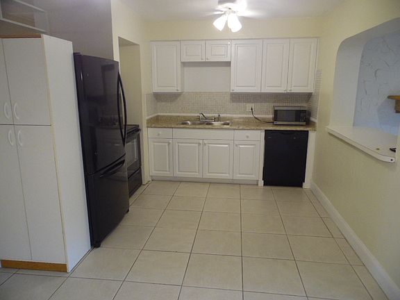 3rd image of 5830 86th Ave