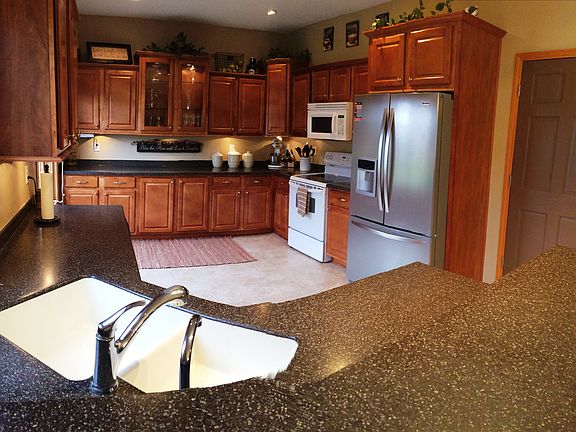 4th image of 647 61st St