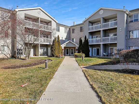 3rd image of 338 W Saginaw St Unit 35