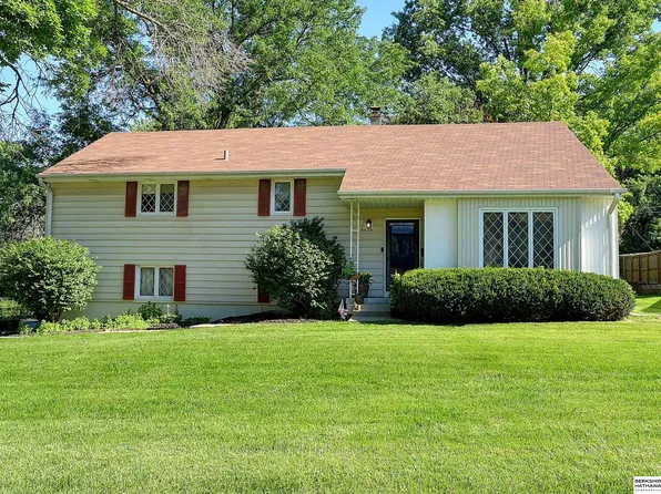 8008 Grand Ave, Omaha, NE 68134