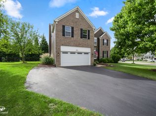 914 Pasture Rose St, Joliet, IL 60431