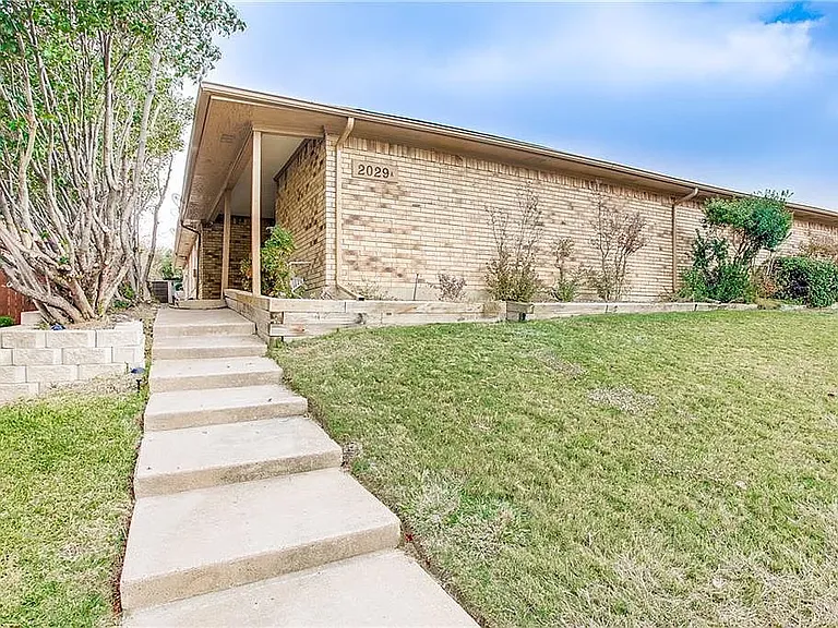 2029 Springwood Pl #A — Photo 2