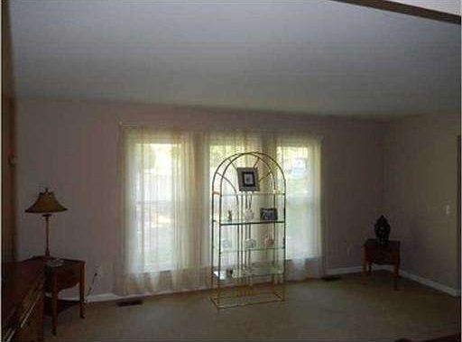 4th image of 6217 Glenridge Ln