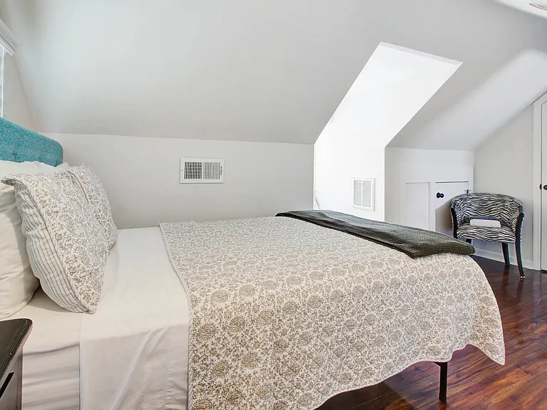 342 King St #B — Photo 19
