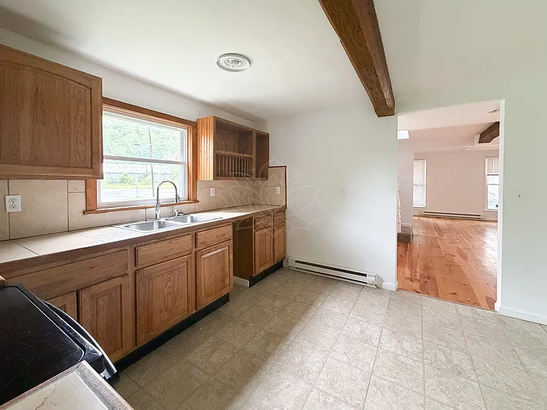 113 Spencer Ave — Photo 8