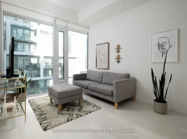 8 Hillsdale Ave E, Toronto, ON