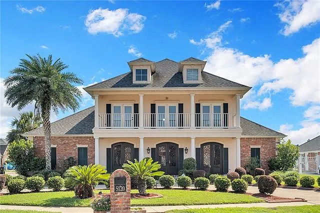 5120 E Easterlyn Cir