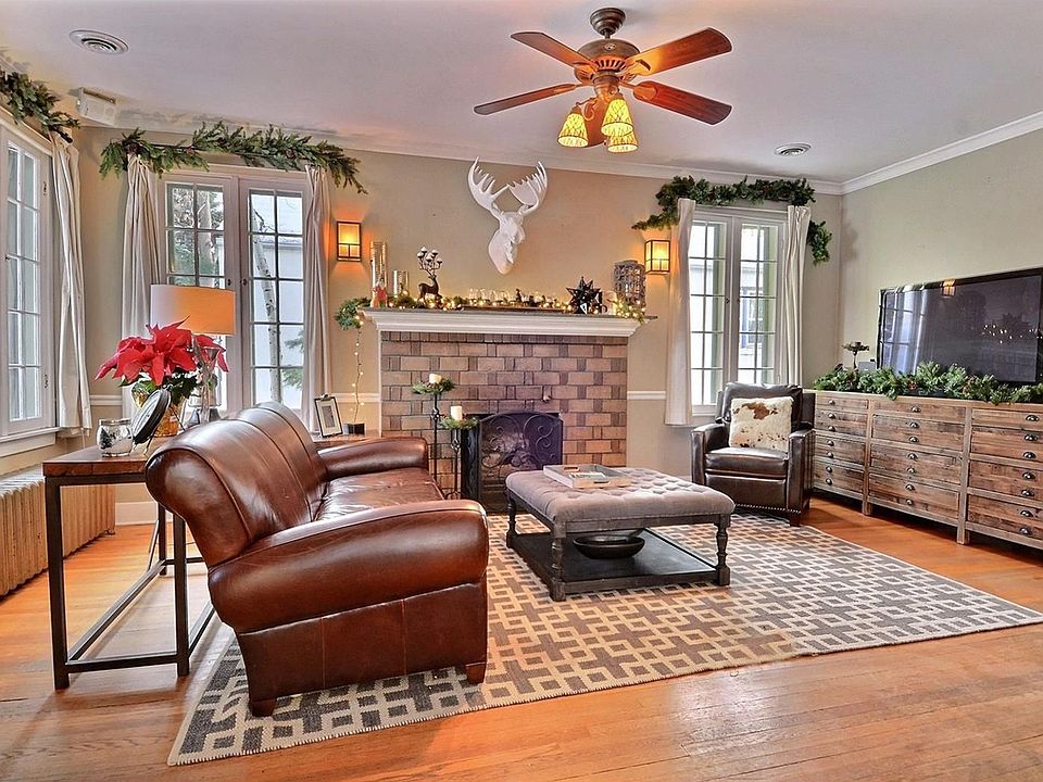 1st image of 2077 Dahlia St