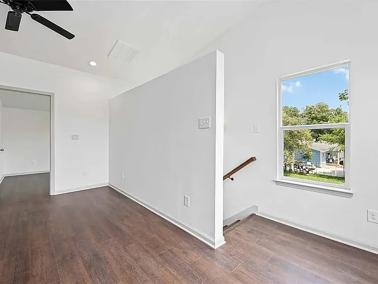 4711 Sayers St — Photo 2
