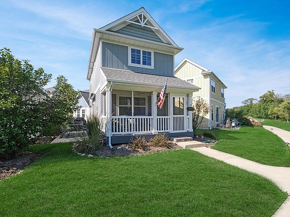 3rd image of 179 Leeward Way #27