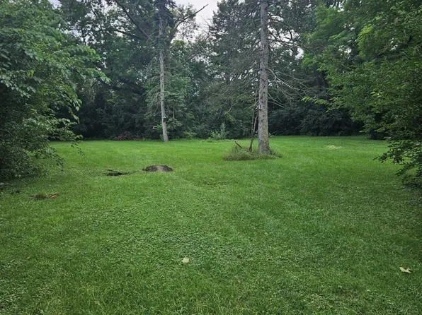 419 W 63rd St, Westmont, IL 60559