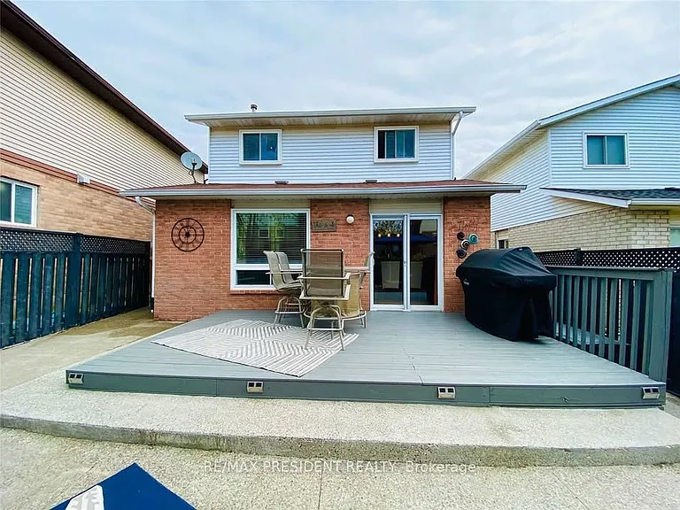 2563 Whittaker Dr — Photo 1