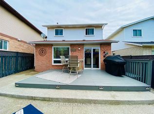 2563 Whittaker Dr, Burlington, ON L7P 4R1