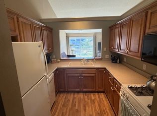 550 Pewaukee Rd UNIT F, Pewaukee, WI 53072