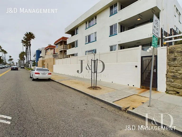 1120 S Pacific St — Photo 20