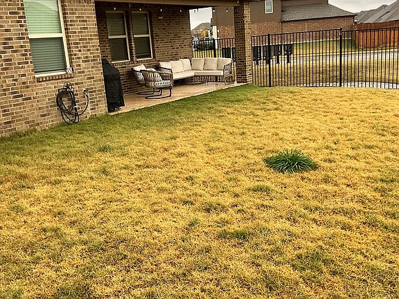 5th image of 4051 Ellinger Dr