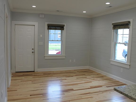 2nd image of 2713 Edmund St