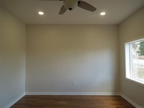 3rd image of 306 E 5th St