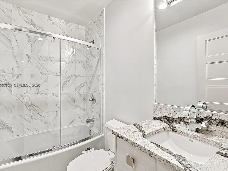 3237 NE 5th St #3237 — Photo 35