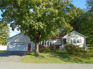 9 Dennis St, Skowhegan, ME 04976