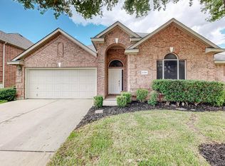 2320 Merlin Dr, Grand Prairie, TX 75052