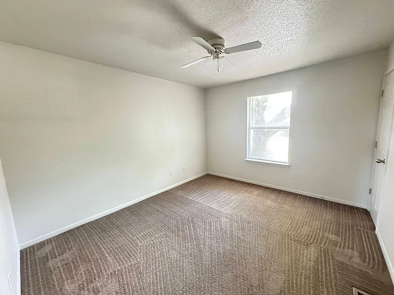 206 Veterans Ave — Photo 18