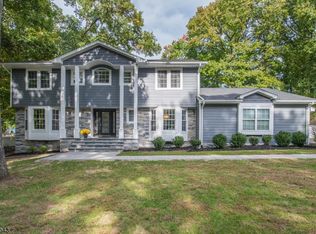13 Highfield Ter, North Caldwell, NJ 07006