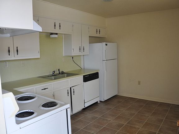 2nd image of 307 Sunset Ln APT 10