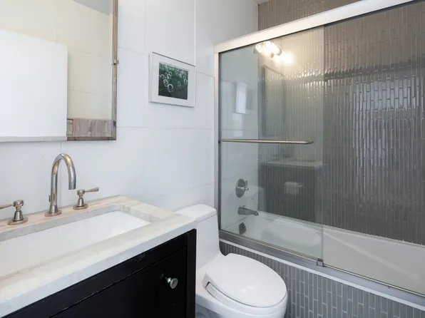 212 East 47th Street image 5 of 8