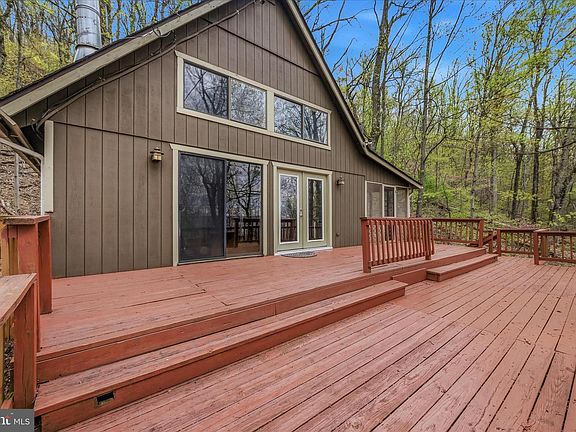 26th image of 494 Glenwood Ln