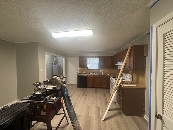 2nd image of 8126 Lucille St