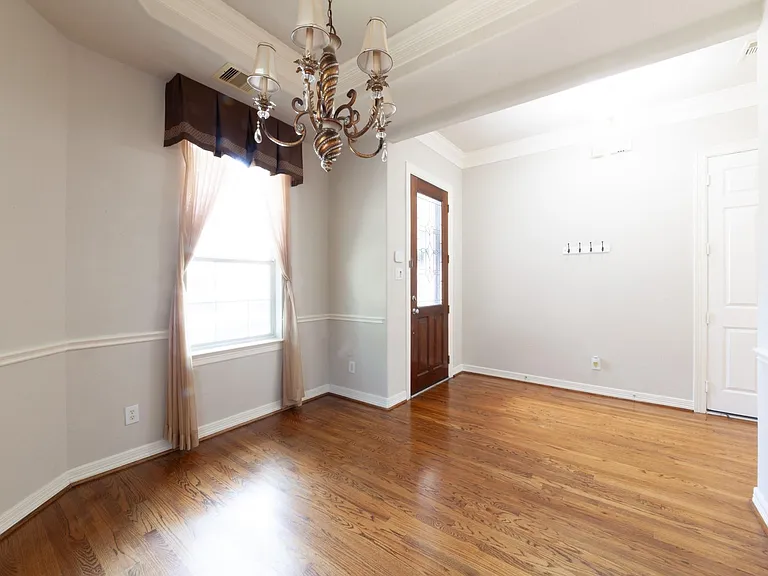 3206 Holly Thicket Dr — Photo 4