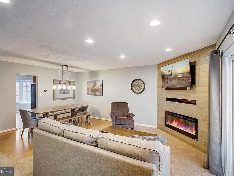 1011 Ellicott Dr — Photo 6