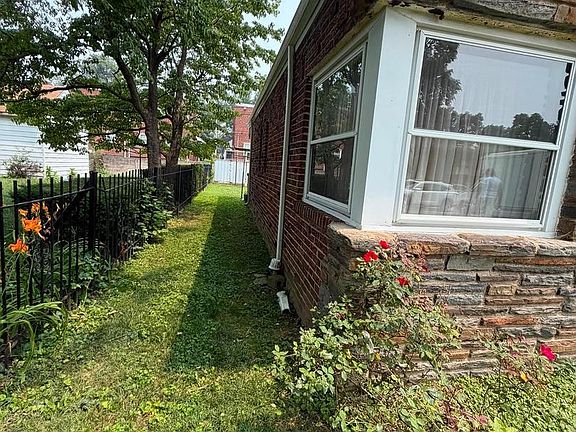 3rd image of 8109 Gilbert St