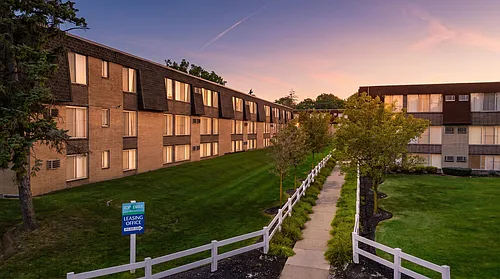 Top of The Drive Apartments Photo 1