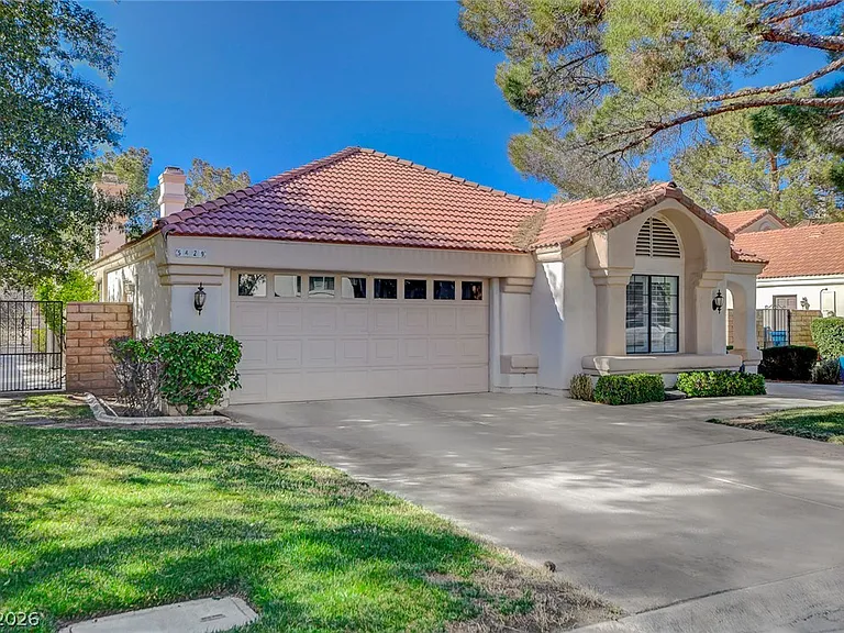 5429 Painted Sunrise Dr — Photo 2