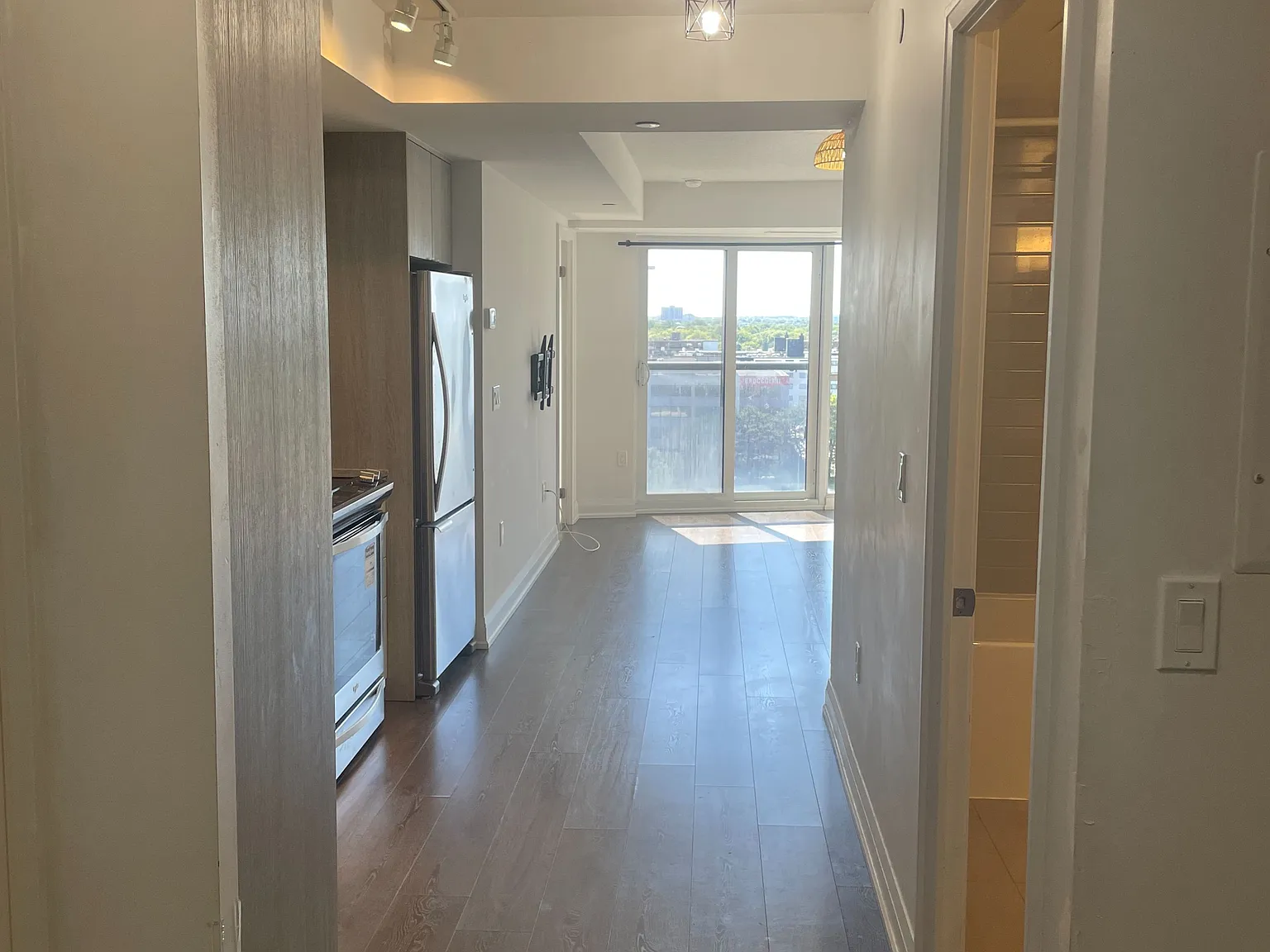 2 bed, $2,100 — Photo 1