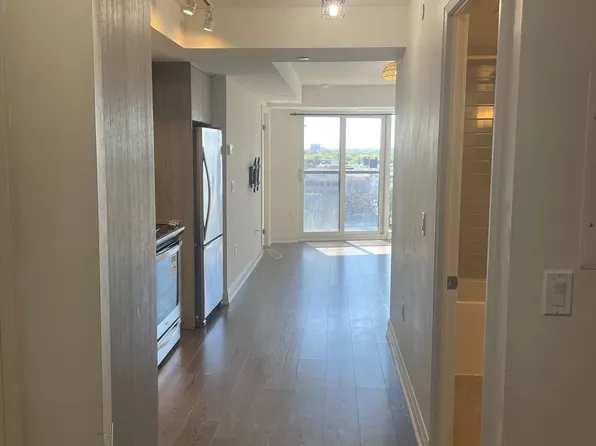 9 Valhalla Inn Rd #805, Toronto, ON M9B 0B2