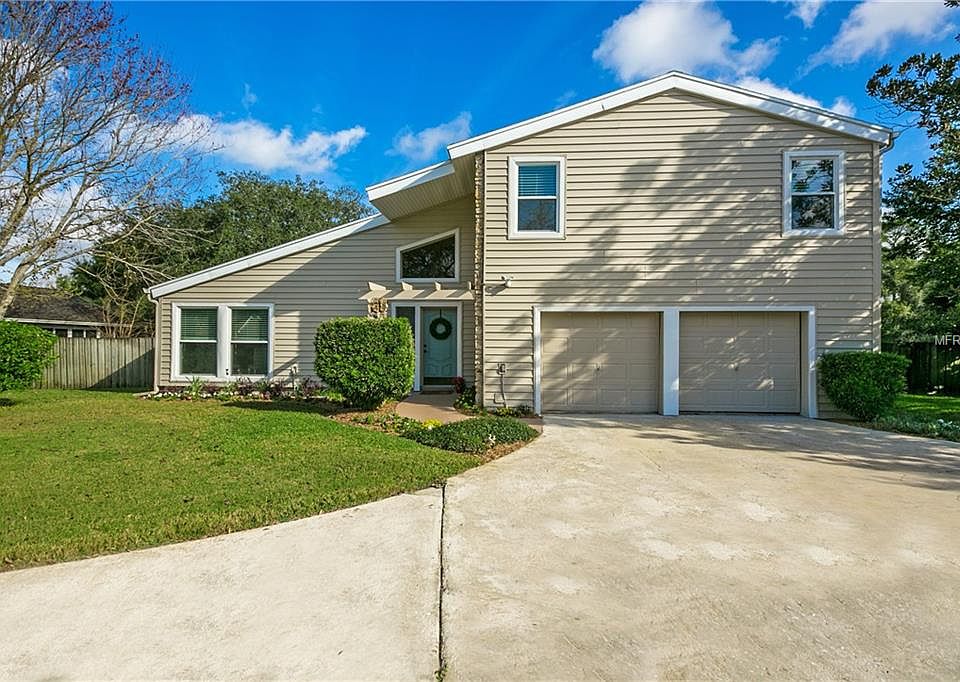 1st image of 323 W Hornbeam Dr