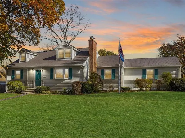 12 Drake Rd, Warwick, RI 02888